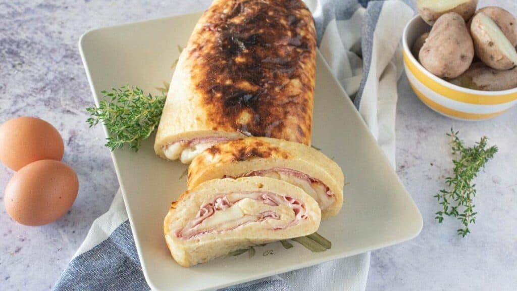 Mediterranean Crispy Potato Breakfast Roulade